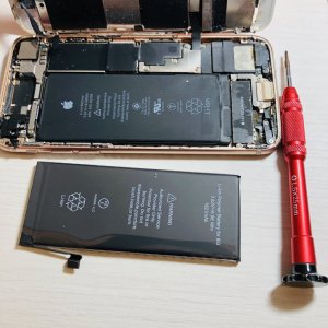 iPhone8 購入してから一度もバッテリー交換した事がない…→当店で即日修理で最大容量100％へ‼