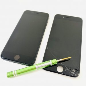 iPhone8フロントパネル交換修理