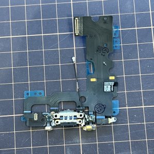 iPhone7 ライトニング交換修理