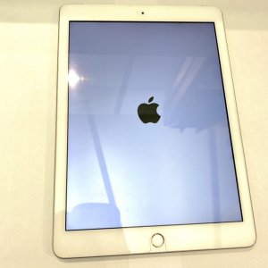 iPad 第6世代　リンゴループ修理