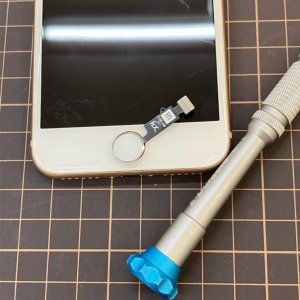 iPhone8 ホームボタン修理