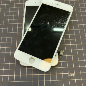 iPhone8 フロントパネル交換