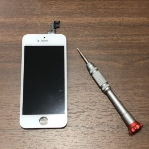 iPhone5SE  フロントパネル交換