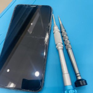 iPhoneXS　フロントパネル交換