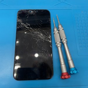 iPhone11 フロントパネル交換