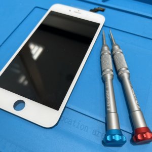 iPhone8Plus フロントパネル交換