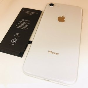 iPhone8 バッテリー交換修理 充電ができなくなった…→普段の充電方法やご使用方法が問題かもしれません。