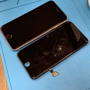 iPhoneSE2 ガラスパネル交換修理