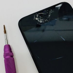 iPhone8 フロントパネル交換修理