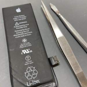 iPhoneSE バッテリー交換 充電減り早い 経年劣化 アイフォンSE