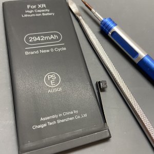 iPhoneXR バッテリー交換 充電減り早い 過充電