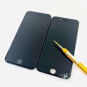 iPhone8液晶交換修理