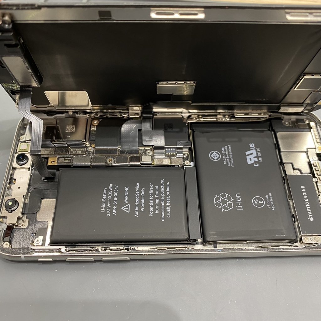 iPhoneX 画面に黒い斑点…液晶交換で直ります!予約不要!