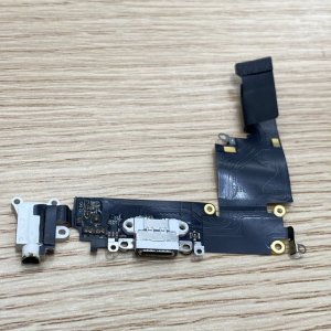 iPhone6Plus 充電が出来ない…即日修理可能！ライトニング修理で直ります！