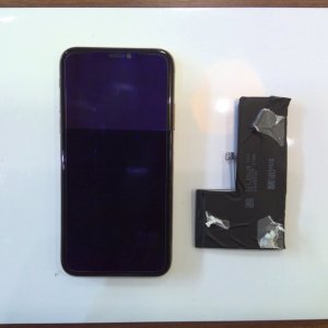 iPhoneXSバッテリー交換