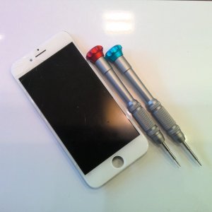 iPhone8 パネル交換