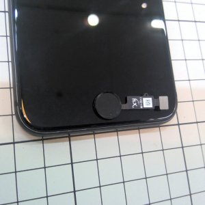 iPhone8 ホームボタン修理