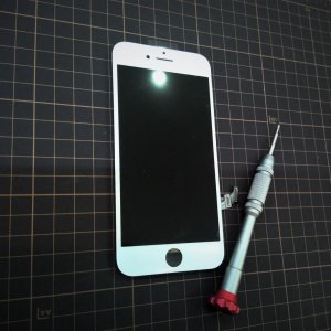 iPhone8 フロントパネル交換