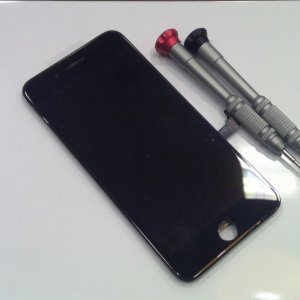 iPhone8Plus パネル交換