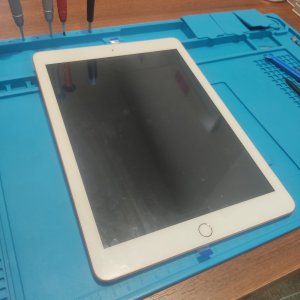 iPad6　パネル交換