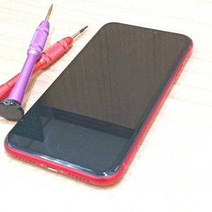 iPhone11液晶交換 永久保証強化ガラス張り替え