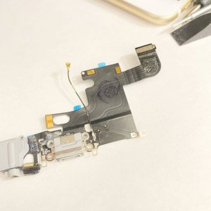 iPhone 6 ライトニング/充電口 修理
