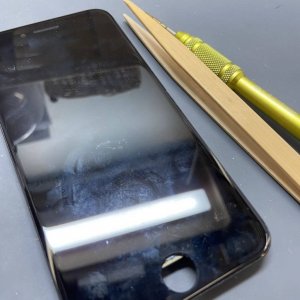 iPhoneSE2 液晶交換 ブラックアウト 画面縦線 画面交換 アイフォンSE第2世代