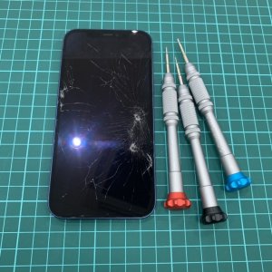 iPhone12 パネル交換