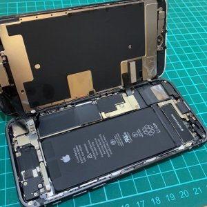 iPhone8　液晶交換