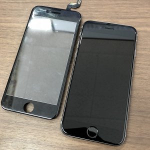 iPhone7液晶滲みあり、タッチが利かない！