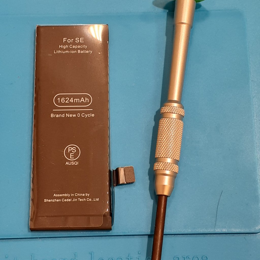 iPhoneSE バッテリー交換