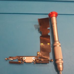 iPhone8プラス ライトニング交換