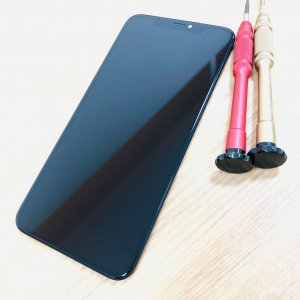 iPhoneXS Max(アイフォンXS Max) フロントパネル交換 ガラスが割れてしまった、綺麗な画面で使用したい など