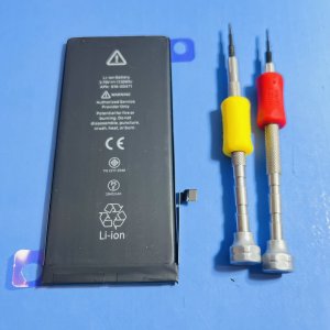 iPhoneXR バッテリー交換 １時間ほど動画を見ると残量が20％へ…→15分でお悩み解決!!