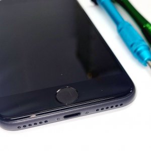 iPhone8 充電ドッグ ライトニング交換修理