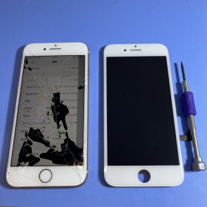 iPhone8 液晶画面交換 落として画面が割れてしまった…