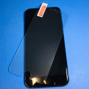 iPhone8 強化ガラス永久保証キャンペーン中!!