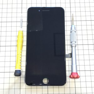 iPhone8plus ガラスパネル交換