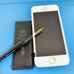 iPhoneSE バッテリー交換修理