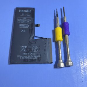 iPhoneXSバッテリー交換 バッテリーの減りが気になってきた…即日修理!!最短15分で交換可能です!!