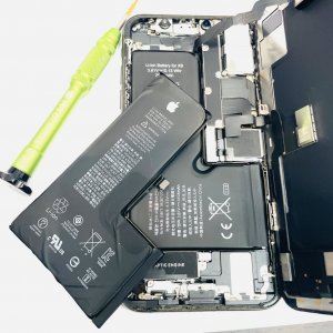 iPhoneXS バッテリー交換修理