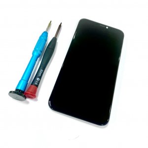 iPhone 11Pro パネル交換 画面割れでお悩みの方は是非当店を！