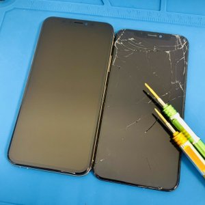 iPhoneXSフロントパネル交換修理