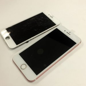 iPhone8のパネル割れ交換