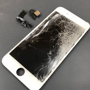 iPhone6 画面破損　近接センサー交換