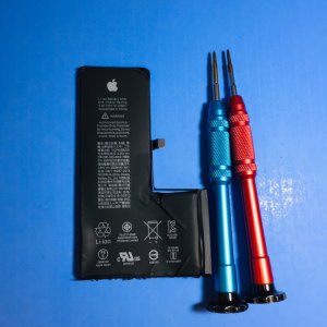 iPhone11 ProMax バッテリーが膨張して…→最短15分のバッテリー交換で解決‼