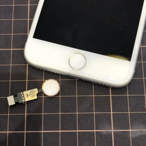 iPhone8 ホームボタン修理