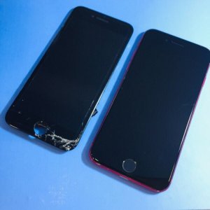 iPhoneSE2 パネル交換 角にヒビが入って使いずらい…お買い物の間に修理完了!!