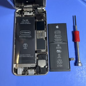 iPhone6Sバッテリー交換 充電してもすぐにバッテリー残量が少なくなる…→即日修理でお悩み解決!!15分で最大容量100%へ!!