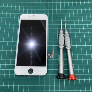 iPhone8ガラスパネル交換